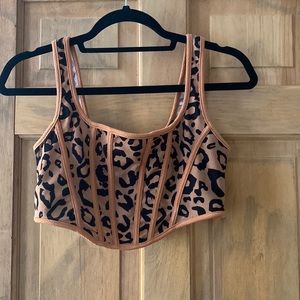 Leaped print crop top
